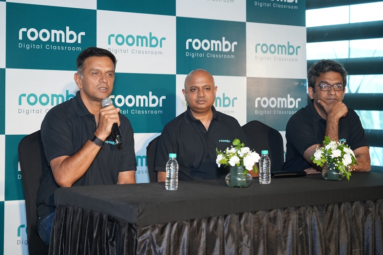 Rahul Dravid_brand ambassador at the Roombr event with Satisha Naraharimurthy, Founder & CEO of Roombr and Praveen Krishnaiah, Co-founder of Roombr and Praveen Krishnaiah, Co-founder of Roombr