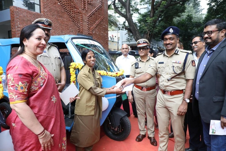 United Way Bengaluru and NTT DATA Empower Women with E-Rickshaw Distribution 3