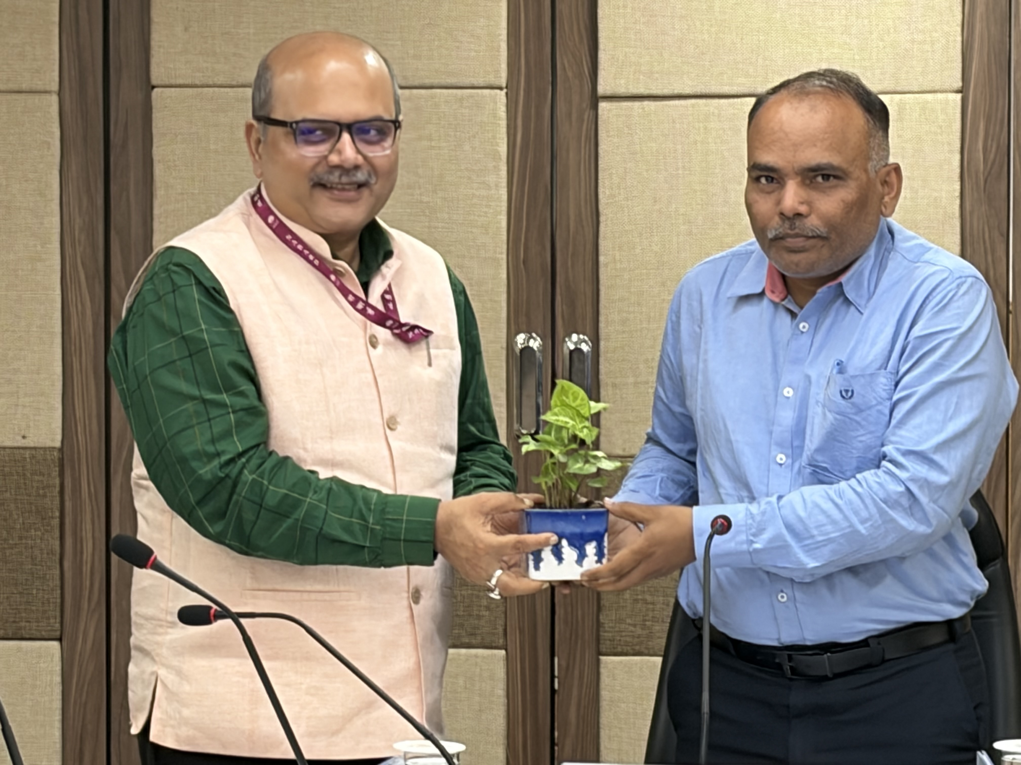 Government and NABARD reviews Cooperatives in Delhi: NABARD hosts First HLC Meeting for FY 2026-27