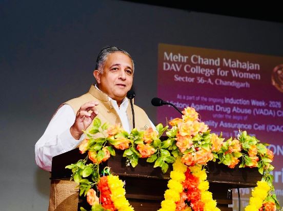 MCM DAV College Students Stand United Against Drugs with 'No Nasha Nation' Pledge